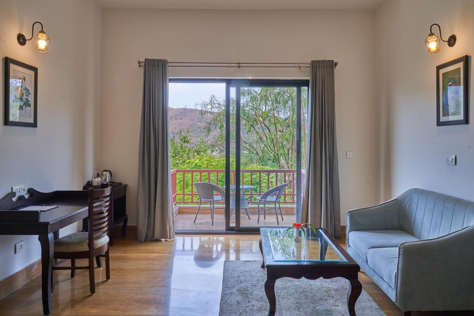 The Hunting Lodge Resort Udaipur - Villas & Pool Dabok Exterior foto